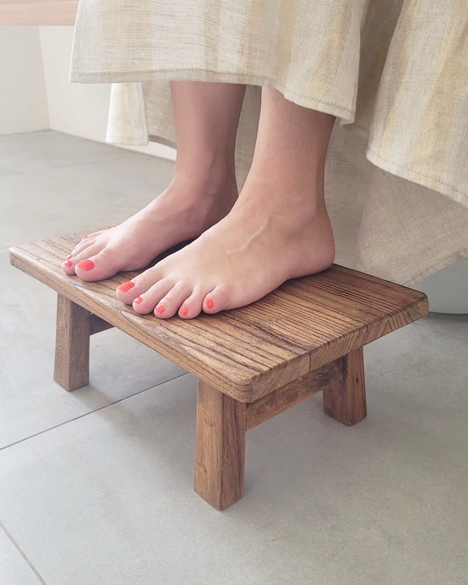 The Stooli - the bespoke stool & lift aid – ILITI